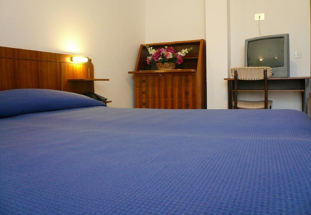 Albergo Ariston Tabiano Terme Ruang foto