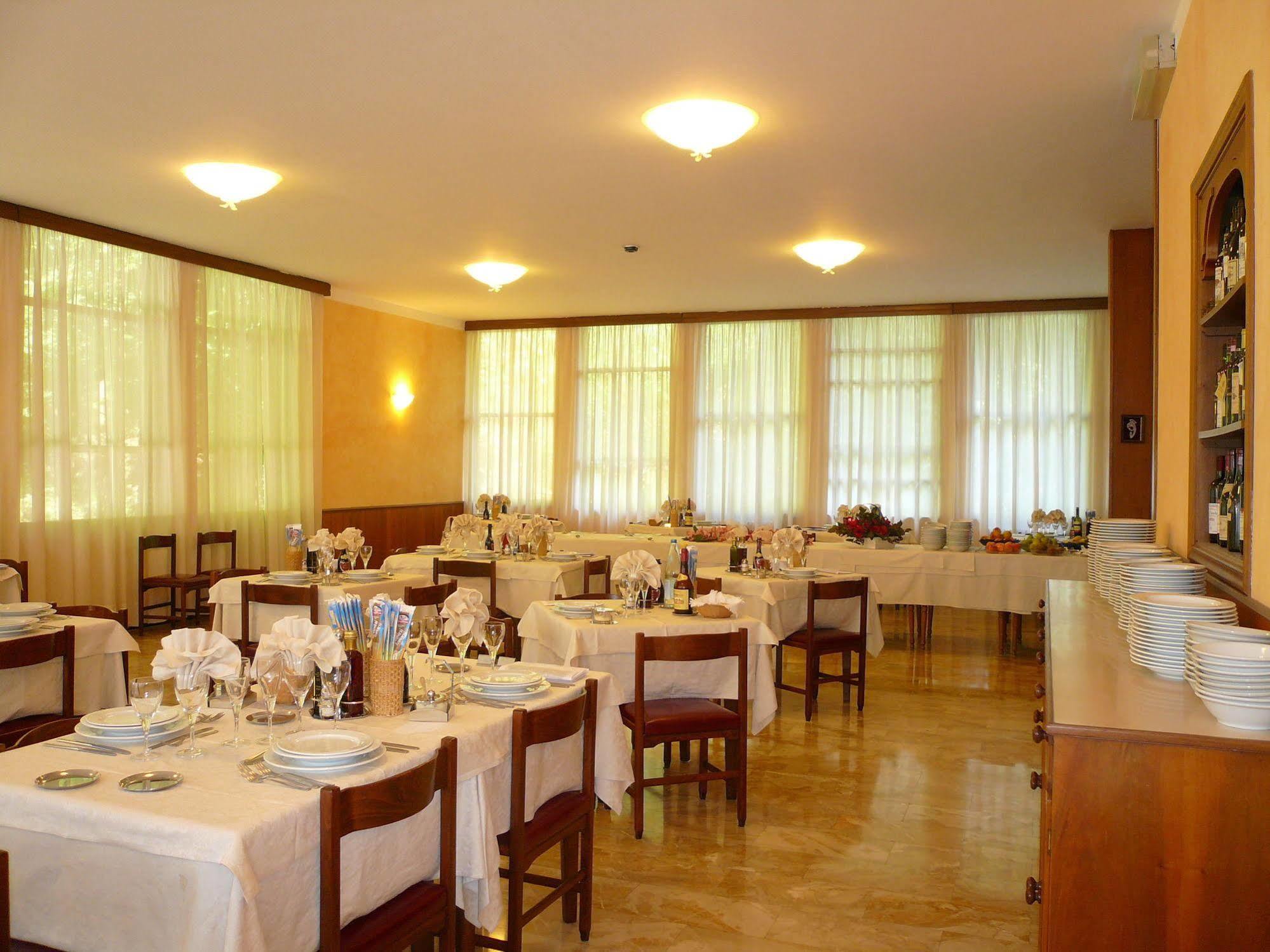 Albergo Ariston Tabiano Terme Bagian luar foto